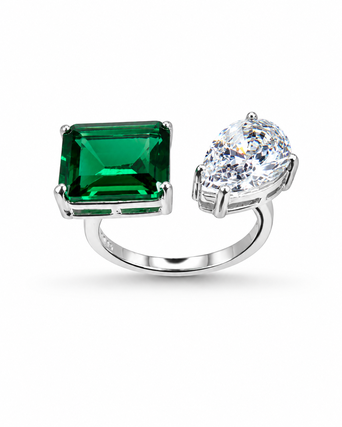 Émeraude Éternelle  Ring